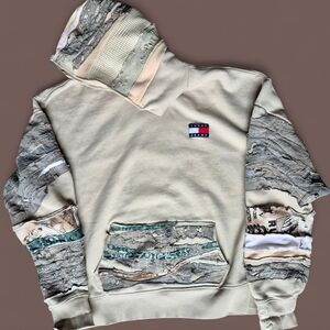 (SOLD) 1 of 1 Tommy Hilfiger Hoodie